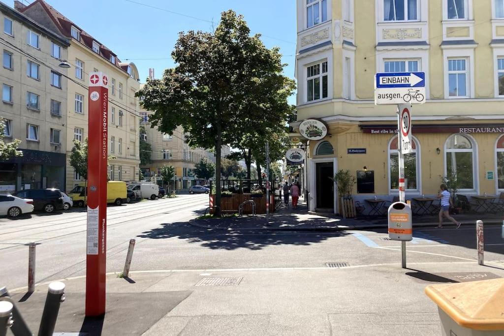Vienna: Cozy 2-Room Apt. Dış mekan fotoğraf