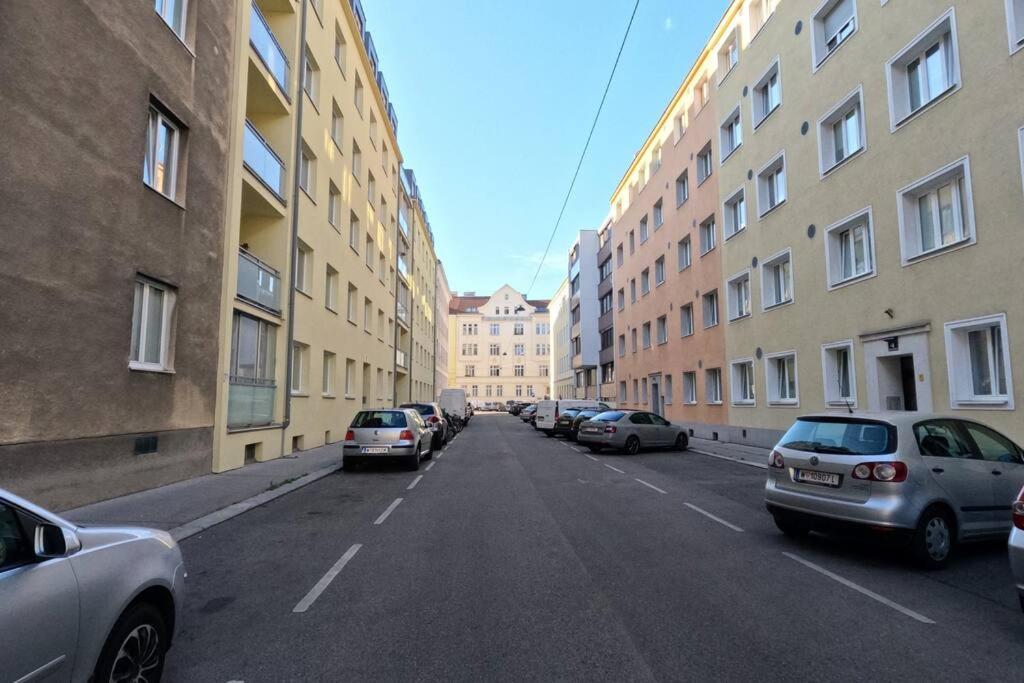 Vienna: Cozy 2-Room Apt. Dış mekan fotoğraf
